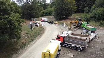 Au început lucrările pe cel mai vechi drum din România. Traseu alternativ la aglomerația de pe Valea Oltului