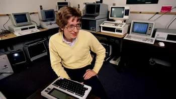O carte de vizită rară care a aparținut lui Bill Gates, scoasă la licitație. Ce semnificație aparte are pentru istoria Microsoft și a tehnologiei, în general