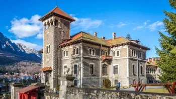 Cât a plătit un turist pentru un suc la 250 ml la Castelul Cantacuzino. Bonul primit la final a devenit viral: „Să mai aud eu că e nașpa la Mamaia”