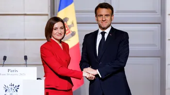 Cum a fost primit Emmanuel Macron de moldoveni. Momentul nu a apărut în filmarea oficială a ceremoniei de la Chișinău