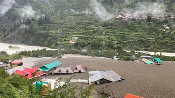Imagini dramatice din India după alunecările de teren: un mort și peste 1.000 de pelerini salvați