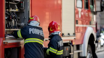 Incendiu urmat de explozii la o hală cu muniție din Cugir. Autoritățile au emis RO-ALERT