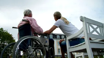 Mărturia amară a unei badante românce din Italia, care a primit o pensie simbolică după 20 de ani de muncă. „O viață de pușcărie fără gratii”