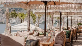 Nu doar plajele exotice atrag turiştii în Albania, ci şi prețurile mici. Românii spun cât costă să mănânci la restaurante: 