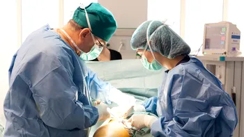 O femeie s-a trezit din comă chiar înainte de prelevarea organelor. Medicul coordonator ar fi cerut să se continue operația