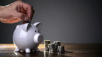 Cât va încasa lunar un român din Pilonul II și ce opțiuni are: rate pe 10 ani sau pensie viageră