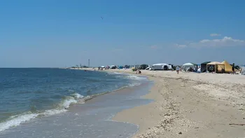 Plaja sălbatică cu cea mai curată apă de pe litoralul românesc. Zona este izolată, iar turiștii preferă să vină cu cortul