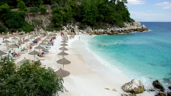 Realitatea de la celebra Marble Beach din Thassos, arătată de un român: 