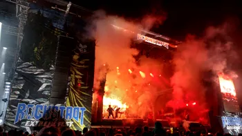 Cum a fost la ultima ediție de la Râșnov a Rockstadt Extreme Fest, dar și un interviu cu Dan „Rini” Crăciun despre campania „Fur-Ever Friends”. Povestea unui festival intrat într-o istorie care continuă