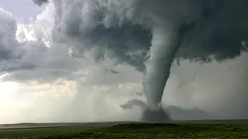 Tornadă rară în România, filmată în Vaslui: 