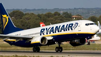 Un copil care plângea a stârnit un scandal uriaş într-un avion RyanAir care venea de la Londra. Au intervenit forţele de ordine