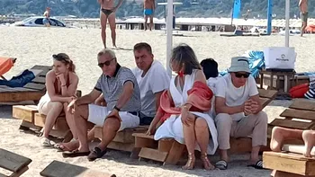 Unde s-a retras Călin Georgescu după vizita la Broșteni? Fostul candidat la prezidențiale, fotografiat în timpul unui moment de relaxare cu soția