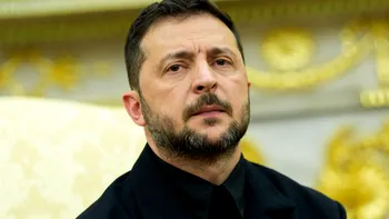 După ce a fost umilit pentru ţinuta sa de la Casa Albă, Zelenski a venit pregătit la întâlnirea cu Trump. Cât a costat costumul: 