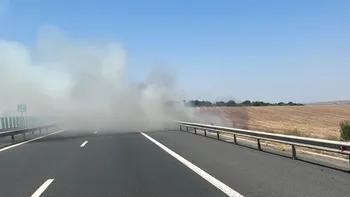 Autostrada Soarelui, blocată la km 169 din cauza unui incendiu de vegetaţie care reduce vizibilitatea. Trafic deviat