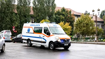 Dublă tragedie într-un bloc din Craiova. Ce au descoperit polițiștii în apartamentul unei femei care a căzut de la etajul 4 al imobilului