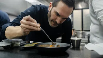 Ce primeşti la un restaurant cu stele Michelin pentru 1.800 de euro. Sunt 17 preparate pe care le poţi gusta