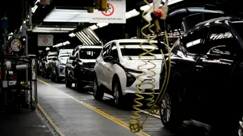 Vor supraviețui doar câțiva constructori auto? De ce această teorie nu convinge pe toată lumea