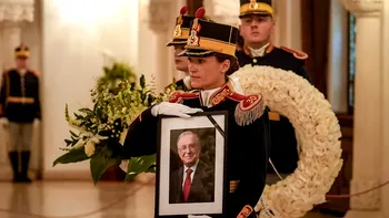 Funeralii Ion Iliescu. Politicienii vin pe rând să îşi aducă omagiile. Traian Băsescu, extrem de emoţionat în fața sicriului. Gestul făcut de Emil Constantinescu. Update