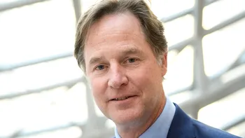 Fostul executiv Meta, Nick Clegg, critică conformismul Silicon Valley și anunță o carte despre viitorul internetului