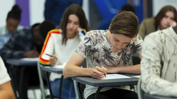 Bacalaureat 2025, sesiunea de toamnă. A doua rundă a examenului începe astăzi. Calendarul probelor scrise