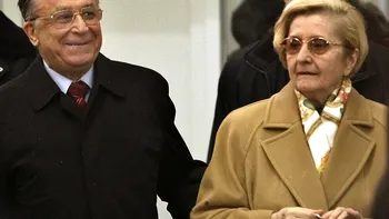 Detalii despre ultimele clipe de viaţă ale lui Ion Iliescu. Soţia fostului preşedinte nu a putut accepta inevitabilul, ce i-a cerut la cea din urmă întâlnire