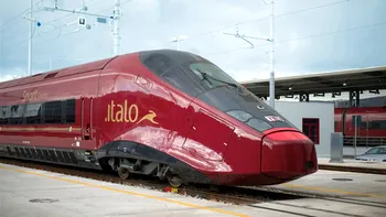 Cât costă să mergi cu trenul de mare viteză în Italia și cum arată în interior vagoanele. Ce beneficii ai dacă mergi la clasa business FOTO