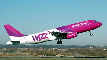 Panică printre pasageri la bordul unui avion Wizz Air după ce au primit un mesaj suspect pe telefon. Avioane de vânătoare au escortat zborul