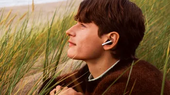Bang & Olufsen lansează căștile Beo Grace, cu design premium și tehnologie avansată. De ce sunt perfecte pentru muzica ta preferată și pentru starea de bine