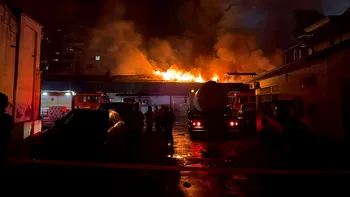 Ce a declanșat incendiul din Pantelimon. Filmul dezastrului care s-a produs la Halele Antefrig