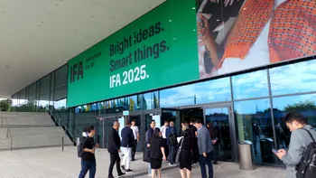 Ce se întâmplă atunci când inteligența artificială nu mai este despre tehnologie ci despre marketing. Un trend care a prins la târgul IFA Berlin 2025