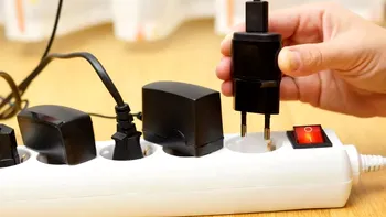 Cele 7 dispozitive din casă pe care nu trebuie să le conectezi la prelungitor. Explicațiile unui electrician