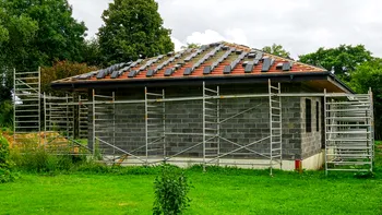 Construcții ilegale pe teren agricol: cât plătești dacă ridici o casă fără avize