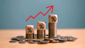 Cresc ratele la creditele în lei. Cât vor plăti românii la bancă din octombrie