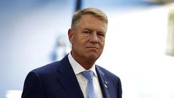 Inspectorii ANAF, nevoiţi să spargă uşa casei lui Klaus Iohannis pentru că fostul preşedinte spusese că nu are cheia imobilului. Ce au găsit în interior oamenii legii