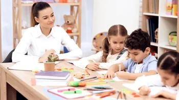 Ce salariu are un învățător în 2025 după 30 de ani de muncă. Cum se calculează pensia