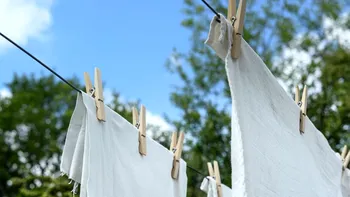 De ce nu ar trebui să îți usuci hainele la soare. Riscurile la care te expui, explicate de specialiști