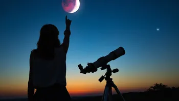 La ce oră se va vedea cel mai bine eclipsa totală de lună de duminică, 7 septembrie. Observatorul Astronomic București va fi deschis până la miezul nopții