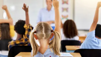 Elevii primesc absențe dacă lipsesc luni, în prima zi de școală? Ce trebuie să știe părinții înainte de începerea noului an școlar