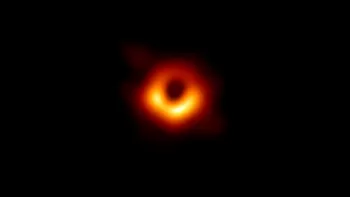 Prima gaură neagră fotografiată face ceva fără precedent în câmpul magnetic