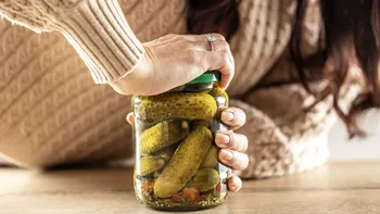 Patru teste simple care îți arată cât de repede îmbătrânește cu adevărat corpul tău