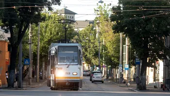 Incident grav în zona Parcului Tineretului: tramvai deraiat după ce o trotinetă a fost aruncată pe șine