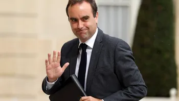 La 18 ani, era primarul unui orășel, iar acum a devenit premierul Franței. Cine este Sebastien Lecornu, desemnat de Emmanuele Macron să formeze un nou guvern