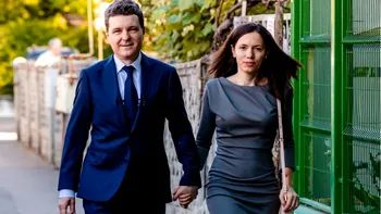 Mirabela Grădinaru, prezentă la înmormântarea bunicii sale. I-a adus o coroană, marele regret pe care îl are partenera lui Nicuşor Dan: 