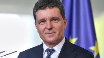 Nicușor Dan nu participă oficial la deschiderea anului școlar. Își va însoți însă fiica la școală