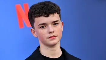 Cine este Owen Cooper, adolescentul care a făcut istorie la Emmy și a cucerit Netflix cu „Adolescence”. S-a învoit de la școală ca să-și ridice prestigiosul premiu