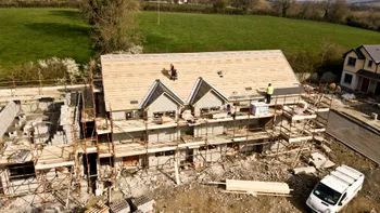 Poţi construi fără autorizaţie dacă ai plătit amenda la primărie? Ce spune legea