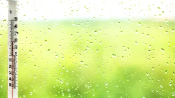 Prognoza meteo pentru următoarele două săptămâni. Ploi torențiale și minime spre 0 grade în România
