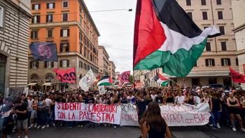 Proteste și blocaje în Italia. Manifestanţii cer recunoaşterea Palestinei şi sancţiuni împotriva Israelului. Polițiștii, atacați cu bâte și pietre