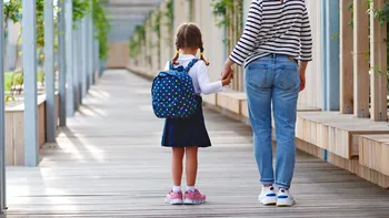 Regulile oficiale privind accesul părinților în școli: când ai voie să intri și când nu în unitățile de învățământ. Ce prevede legea
