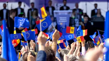 Europa trebuie să deschidă larg ușa Moldovei, după victoria istorică pro-UE și în pofida veto-ului Budapestei, cer voci de la Chișinău
